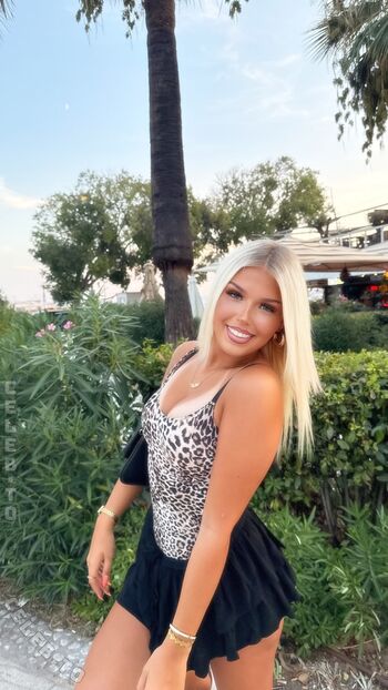 Full leaked Hanaaa private onlyfans photo
