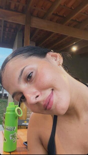 Ana Castela