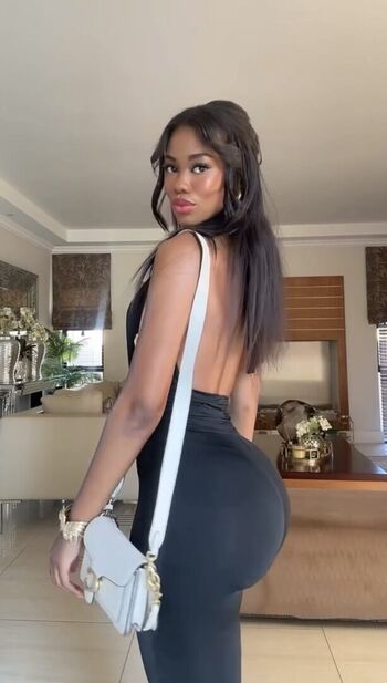 Full leaked Chumile raziya private onlyfans photo