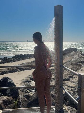 Full leaked Emily dew gosling private onlyfans photo