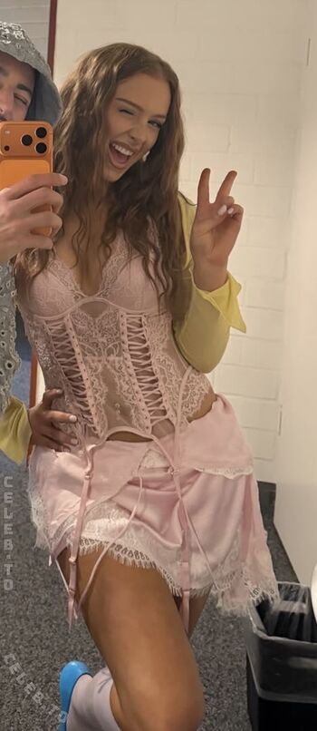 Full leaked Cristine/ private onlyfans photo