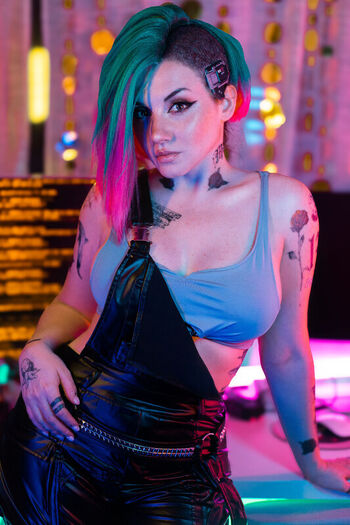 Ezy Summers Cosplay