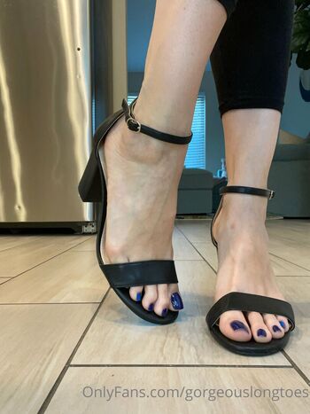 Full leaked Gorgeouslongtoes private onlyfans photo