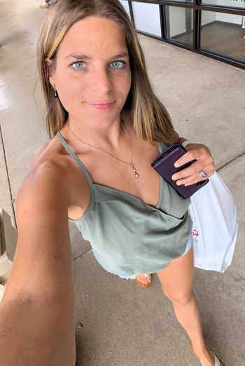 Full leaked Hellahotwife private onlyfans photo