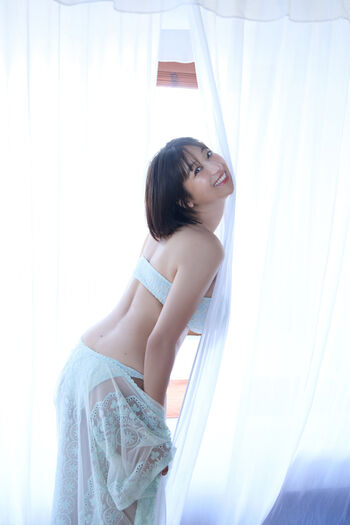 Ina Enohara 榎原依那