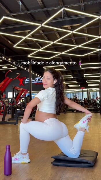 Isadora Abrahao