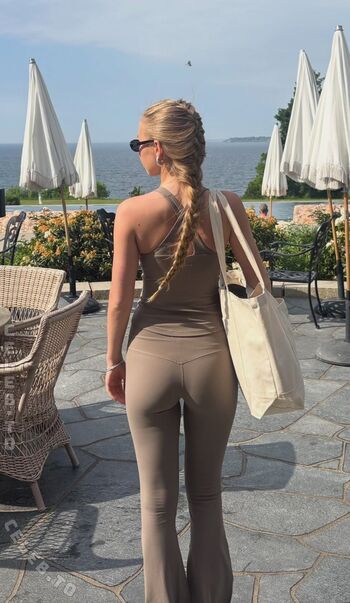 Full leaked Izaandelle private onlyfans photo