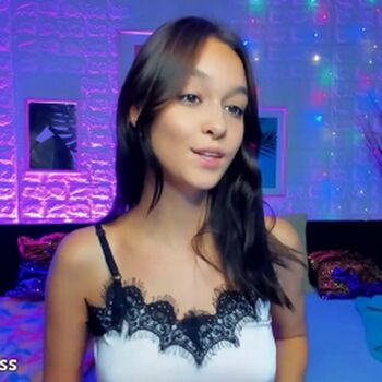 Full leaked Kristalseuphoria private onlyfans photo