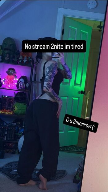 Full leaked Lilbatty page private onlyfans photo