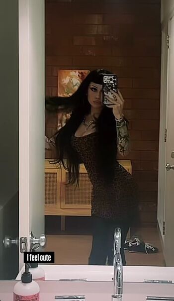 Full leaked Lilbatty private onlyfans photo