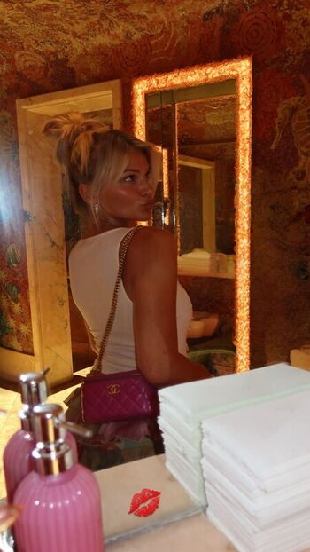 Full leaked Lyndalessandro private onlyfans photo