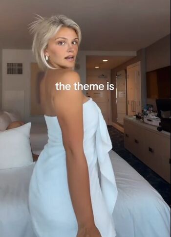 Full leaked Lyndalessandro private onlyfans photo