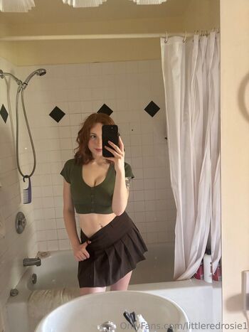 Full leaked Rosie fae private onlyfans photo