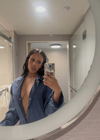 Full leaked Shabana azeez private onlyfans photo