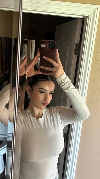Full leaked Simplyneidaa private onlyfans photo