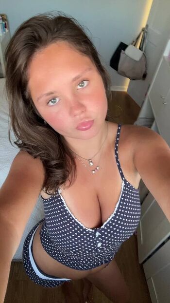 Full leaked Sophie lamont private onlyfans photo