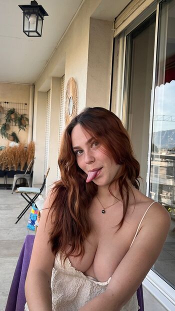 Full leaked Omletik/ private onlyfans photo