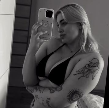 Full leaked Ava hardy/ private onlyfans photo