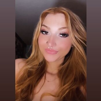 Full leaked Bratty milf / private onlyfans photo