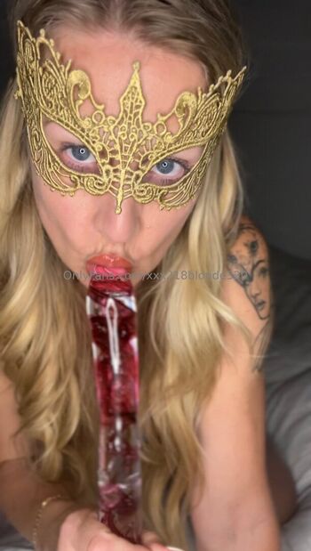 Full leaked Xxxblonde page private onlyfans photo