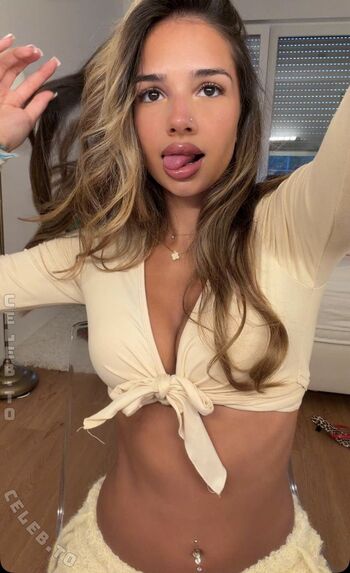 Full leaked Zoesalg private onlyfans photo